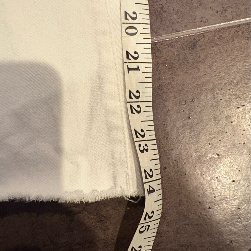 DL1961 Lara Cropped Flare White Jeans size 29 Denim Raw Hem Spring Summer - Picture 12 of 12